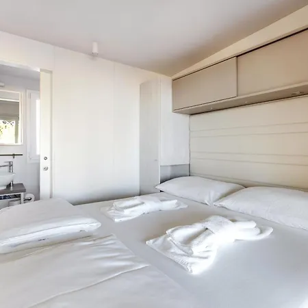 Eurocamp Mobile Homes At Ljutic Holiday park 3*