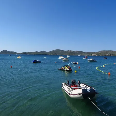 Eurocamp Mobile Homes At Ljutic 3*