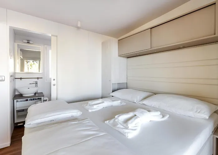 Vakantiepark Eurocamp Mobile Homes At Ljutic Biograd Na Moru