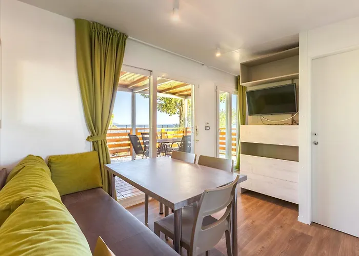 Eurocamp Mobile Homes At Ljutic Vakantiepark 3*