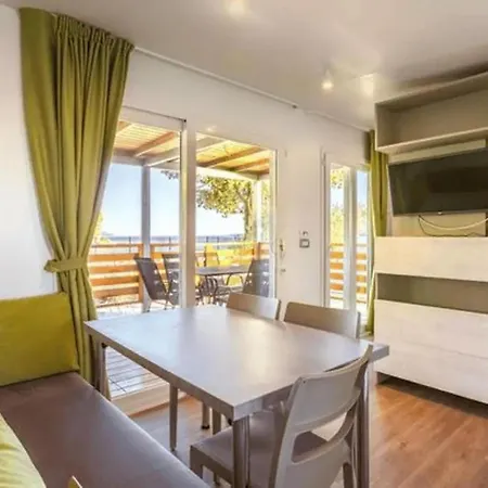 Eurocamp Mobile Homes At Ljutic 3*