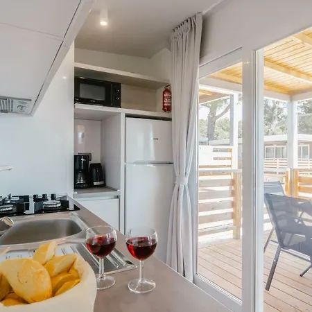 Eurocamp Mobile Homes At Ljutic 3*