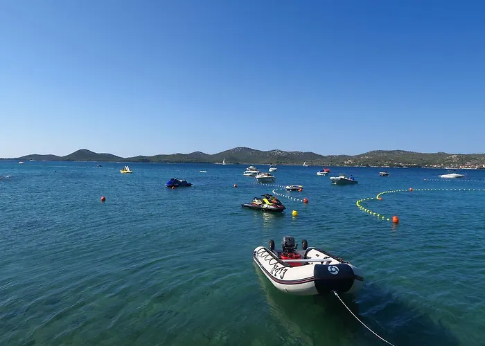 Eurocamp Mobile Homes At Ljutic 3*